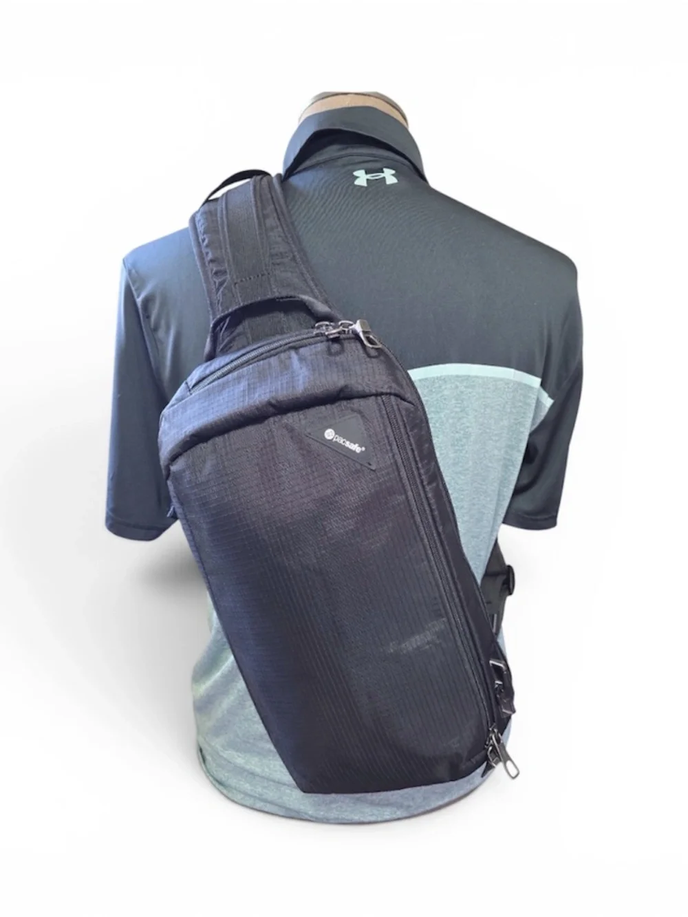 Pacsafe Vibe 325 Anti-Theft Sling Pack Bag Black 10 liters NWOT